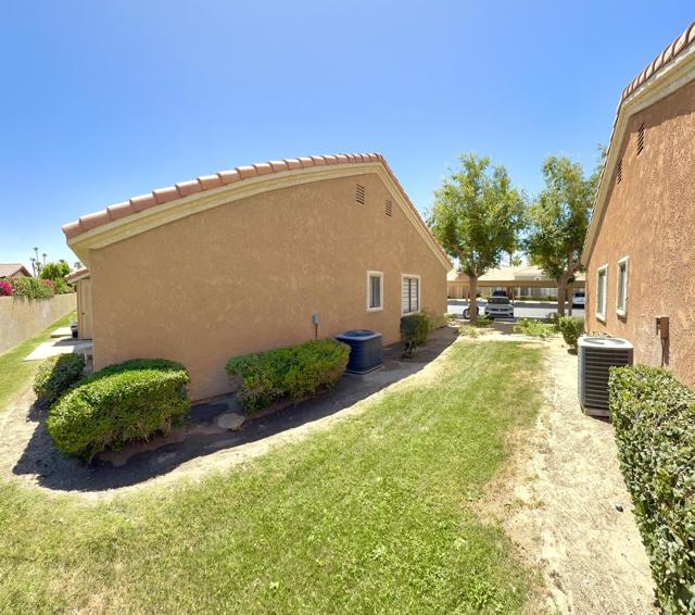 40855 Sandy Gale Lane, Palm Desert CA: https://media.crmls.org/mediaz/c565a9e1-1ed2-4be5-99f0-b8c40e305810.jpg