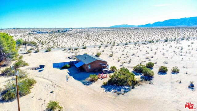 3838 Indian Cove Road,  CA: https://media.crmls.org/mediaz/c5660e3f-af76-483c-9c8f-eb4926aa6b43.jpg