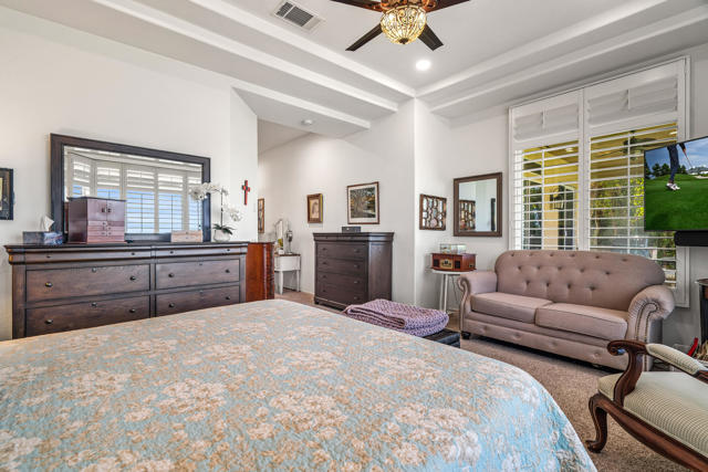 80474 Muirfield Drive, Indio CA: https://media.crmls.org/mediaz/c566197b-f763-4954-b215-257fa0e56966.jpg