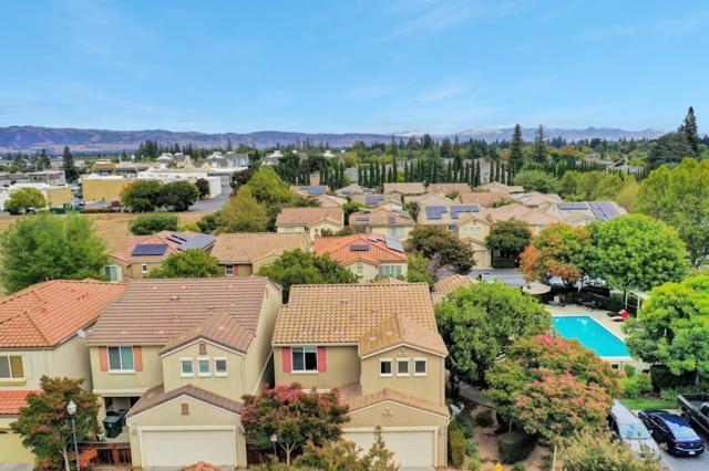7934 Spanish Oak Circle, Gilroy CA: https://media.crmls.org/mediaz/c566287f-6098-4c8c-9aa6-10a750c5072f.jpg