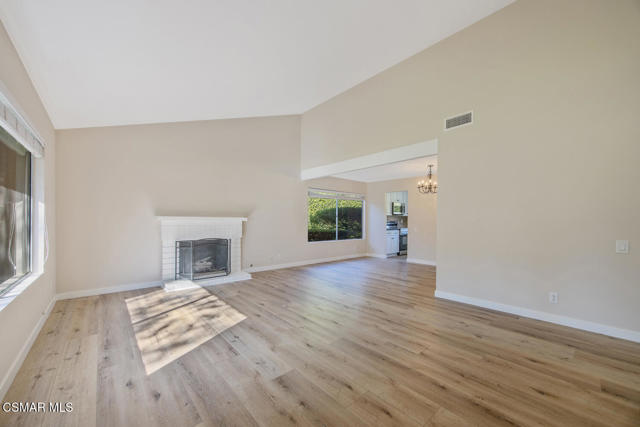 1368 Sheffield Place, Thousand Oaks CA: https://media.crmls.org/mediaz/c5663a7b-53b0-4325-85e2-16725724d470.jpg