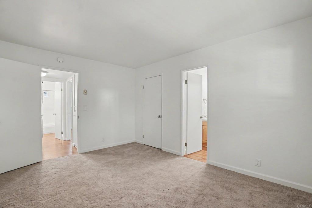 https://media.crmls.org/mediaz/c566f038-5f84-475a-a651-389b5ff1666e.jpg?preset=X-Large