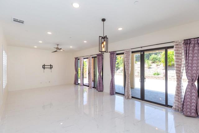 13720 Solana Crest Trl, Carmel Valley CA: https://media.crmls.org/mediaz/c56716b7-756d-40ac-992a-59a79e259a34.jpg