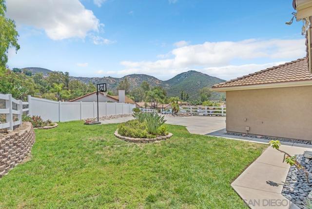 9410 Brian Way, El Cajon CA: https://media.crmls.org/mediaz/c56792d1-9b85-4434-b9ed-5e38a48ab48f.jpg