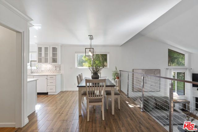 15157 Magnolia Boulevard, F photo 7