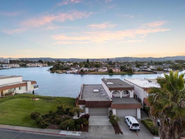 464 Fathom Drive, San Mateo CA: https://media.crmls.org/mediaz/c568b2d0-4200-43fa-9f84-8e98d7880d23.jpg
