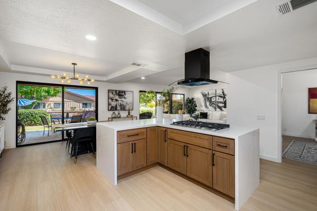 4 Maximo Way, Palm Desert CA: https://media.crmls.org/mediaz/c5697a83-ffef-4ded-a3ff-9ba4872b985c.jpg