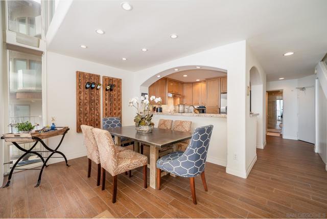Image 18 of 45 For 2955 Ocean Street  19