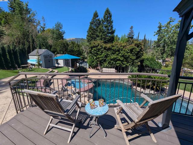 324 Merrilee Place, Danville CA: https://media.crmls.org/mediaz/c56a63f8-55ee-4c4a-b65e-d04280395c2e.jpg
