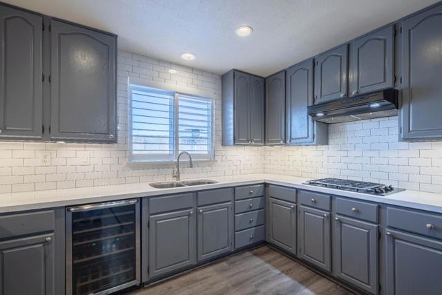 890 Sloat Drive, Salinas CA: https://media.crmls.org/mediaz/c56a8536-3318-4fec-a729-a9d9bd94b99d.jpg