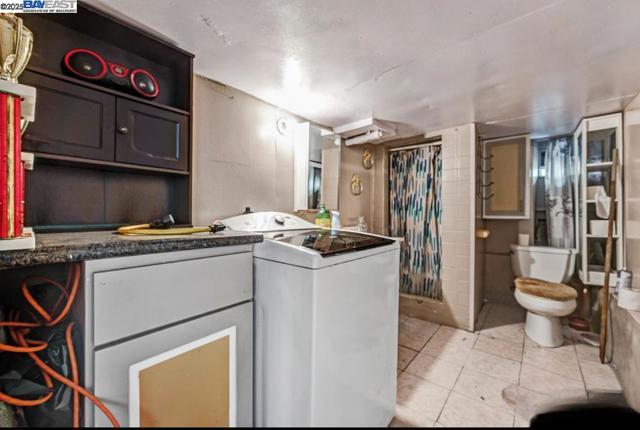 2309 High St, Oakland CA: https://media.crmls.org/mediaz/c56aab81-39f2-46e1-9ce7-9ba384560c85.jpg