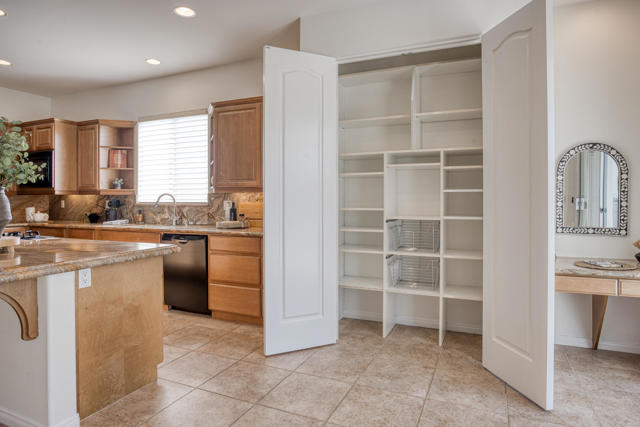 40747 Palm Court, Palm Desert CA: https://media.crmls.org/mediaz/c56ac206-da86-4620-a57e-ac8650f582ba.jpg