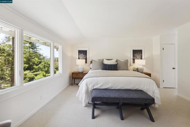 1087 Rahara Dr, Lafayette CA: https://media.crmls.org/mediaz/c56acc23-ca35-4bc7-85a8-5fc363536d2b.jpg