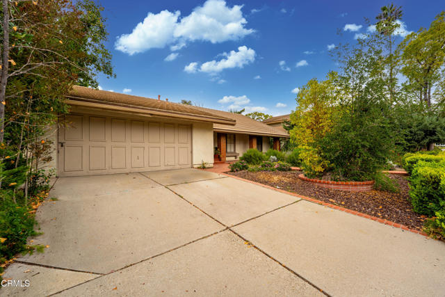 2813 E Appalachian Court, Westlake Village CA: https://media.crmls.org/mediaz/c56b5134-2660-403d-88c1-0111da6be466.jpg