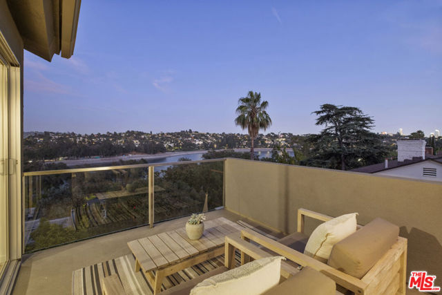 2264 Moreno Drive, Los Angeles CA: https://media.crmls.org/mediaz/c56b6559-fe7e-4184-9819-fedf7427a606.jpg