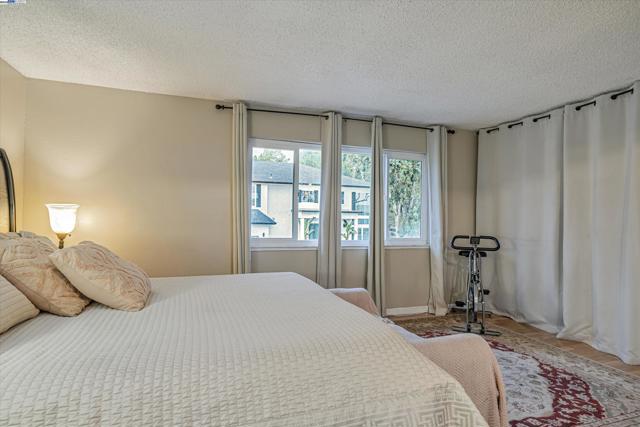Image 38 of 55 For 370 Appian Way