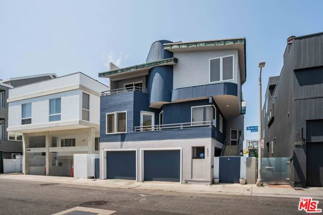 4611 Roma Court, Marina del Rey CA: https://media.crmls.org/mediaz/c56bfa01-6377-4989-877d-4b1a35d6dd87.jpg