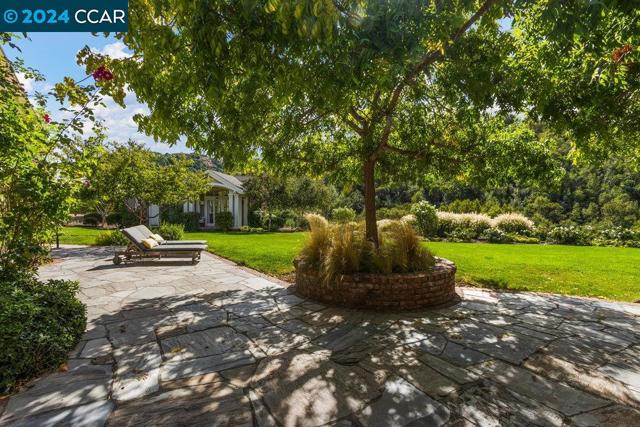 8 Julianna Court, Moraga CA: https://media.crmls.org/mediaz/c56c2e06-92c1-4546-8461-2c498f28b30e.jpg