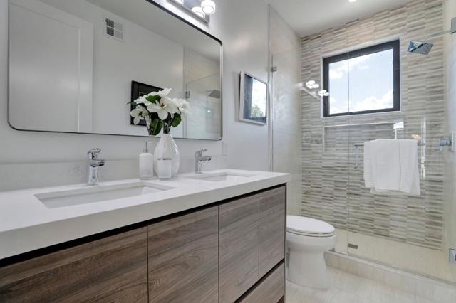 546 9th Avenue, Menlo Park CA: https://media.crmls.org/mediaz/c56d6ac9-81a5-4c33-a087-3ea372c82f1f.jpg