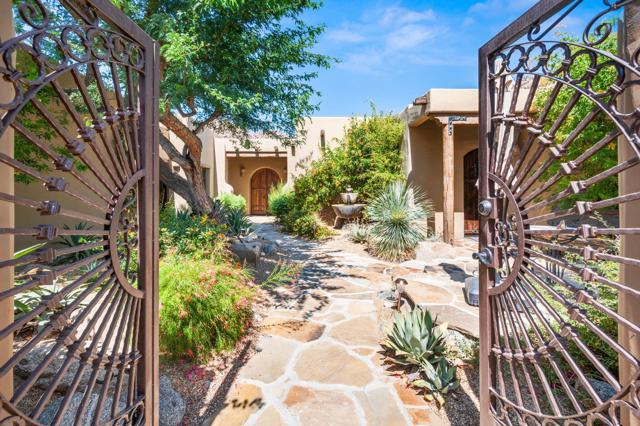 72275 Upper W Way, Palm Desert CA: https://media.crmls.org/mediaz/c56e0e54-14ba-45dd-a235-6ebabeb2b58f.jpg