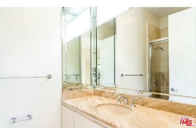 2470 Venus Drive, Los Angeles CA: https://media.crmls.org/mediaz/c56e7bb5-caa6-47e5-adc4-2080002c1112.jpg