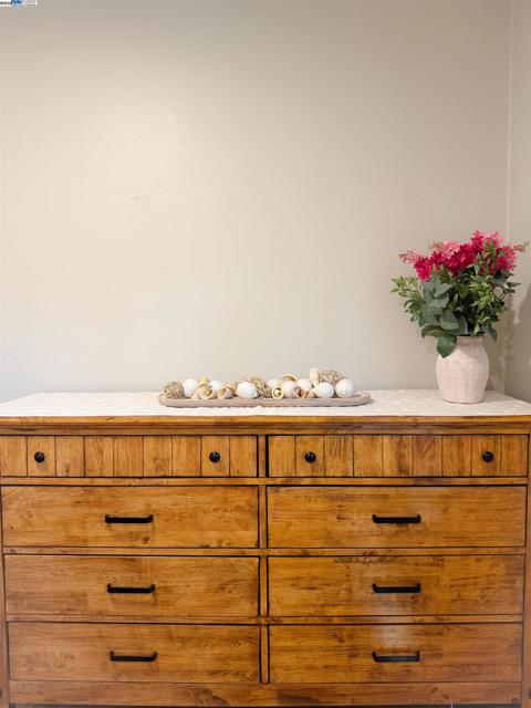 148 Ascot Ct, Moraga CA: https://media.crmls.org/mediaz/c56f5d94-5515-4869-ba3a-5597de0f9e78.jpg
