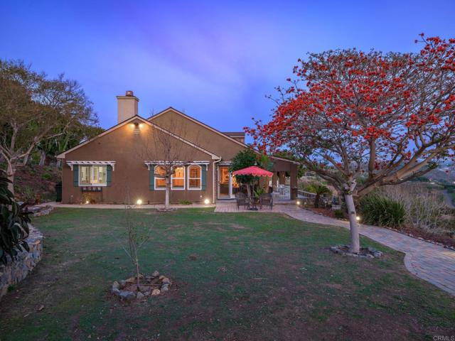 30419 Canyon Estates Road, Vista CA: https://media.crmls.org/mediaz/c56fb8ef-e0f2-47c7-bbe4-3cabde770515.jpg
