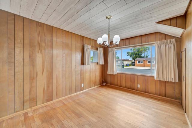 834 Oaklawn Ave A&B, Chula Vista CA: https://media.crmls.org/mediaz/c56fc07e-d5f8-4266-8fba-501c4ac650b2.jpg