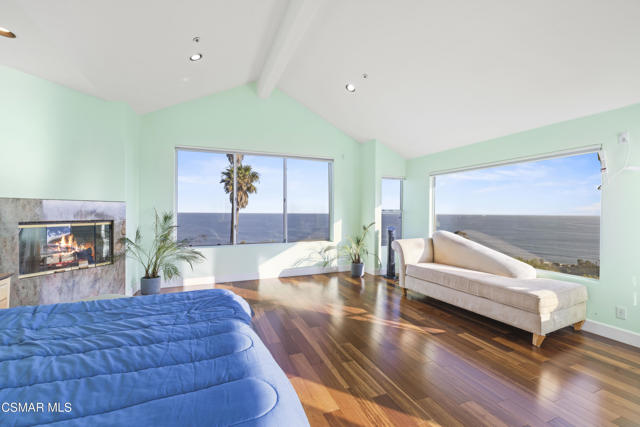 31505 Pacific Coast Highway, Malibu CA: https://media.crmls.org/mediaz/c5709781-6ec3-4234-883b-9db256894483.jpg