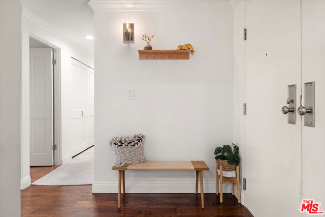 Drew Fenton | 12115 San Vicente Boulevard Los Angeles CA | MLS: 7175742