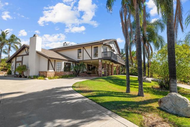 31121 Stardust Ln, Valley Center CA: https://media.crmls.org/mediaz/c5722a11-79d5-4b70-9b21-e104720aed2f.jpg