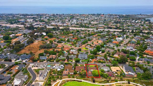 2862 Highland Drive, Carlsbad CA: https://media.crmls.org/mediaz/c57285bf-5420-4b96-b0d2-e5d3945084e4.jpg