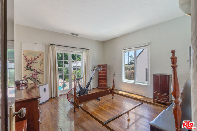2310 Santa Anita Avenue, Altadena CA: https://media.crmls.org/mediaz/c573043e-8a79-4420-9e46-bf1e0d182cc8.jpg