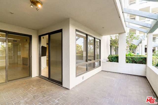 150 Ocean Park Boulevard, 328 photo 8
