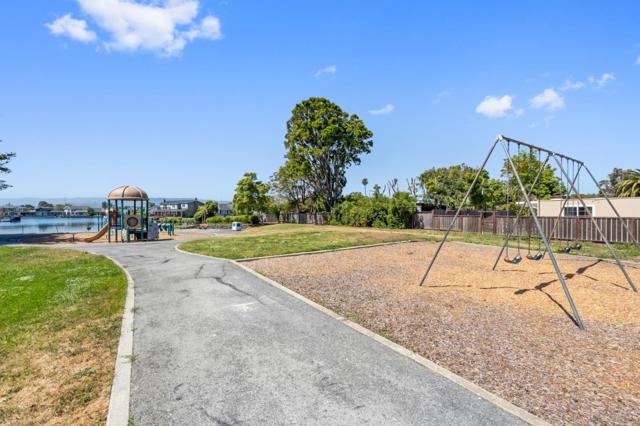 1045 Grebe Street, Foster City CA: https://media.crmls.org/mediaz/c573937e-0823-4424-a528-004040ea49d2.jpg