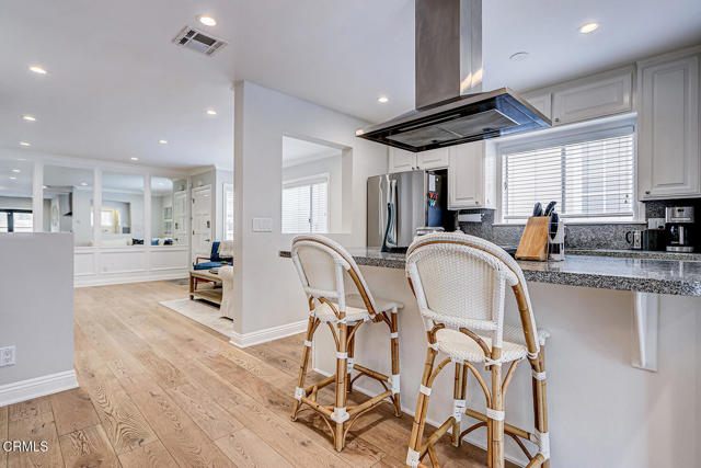 Detail Gallery Image 9 of 27 For 1202 1st St, Hermosa Beach,  CA 90254 - 3 Beds | 2 Baths