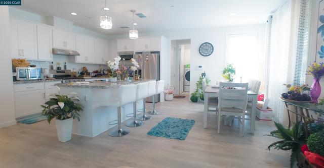 2299 Rustic Oak Ln, Rio Vista CA: https://media.crmls.org/mediaz/c57438c0-6e61-4938-bbef-1bc94ed953cc.jpg