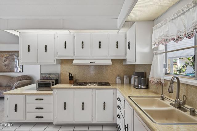 Detail Gallery Image 16 of 34 For 8 Calle Fronte #204,  Camarillo,  CA 93012 - 2 Beds | 2 Baths