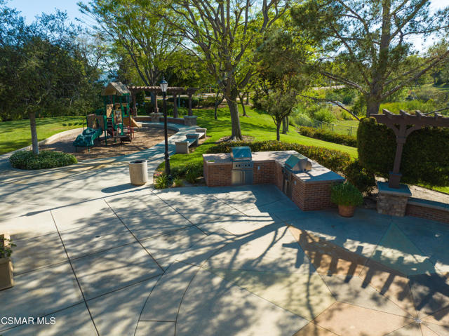 6923 Ridgemark Court, Moorpark CA: https://media.crmls.org/mediaz/c574ec79-43e8-4eee-98aa-1247d318631f.jpg