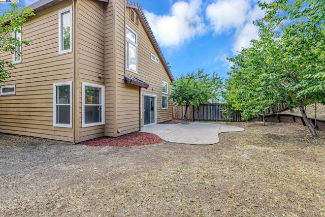 5132 Pioneer Way, Antioch CA: https://media.crmls.org/mediaz/c574f8d6-62a8-4191-97c0-c2a5010eff4c.jpg