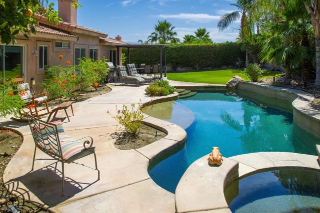 79825 Independence Way, La Quinta CA: https://media.crmls.org/mediaz/c575010b-4f9f-4a9e-99ee-461b933eca52.jpg