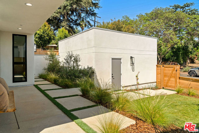 1615 N Coronado Street, Los Angeles CA: https://media.crmls.org/mediaz/c5759314-266d-402c-bb29-c534e67cbbe4.jpg