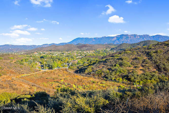 5519 Via Olas, Newbury Park CA: https://media.crmls.org/mediaz/c576bf75-1ad2-4b95-a6a8-dfb67037d877.jpg