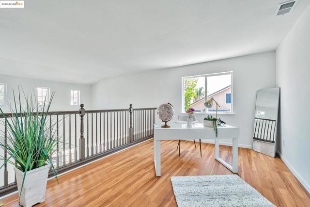 1261 King Loop, Tracy CA: https://media.crmls.org/mediaz/c576c483-1211-4b5d-b601-ba200f43b620.jpg