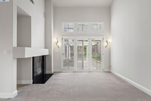 143 Shelterwood Ln, Danville CA: https://media.crmls.org/mediaz/c576ee26-30fb-4137-985a-55994beab616.jpg