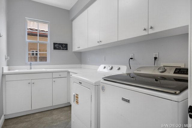 2832 Echo Ridge CT, Chula Vista CA: https://media.crmls.org/mediaz/c5776a92-b323-4fed-902b-3f312c8431c0.jpg