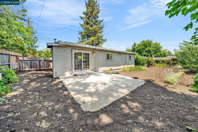 121 School Ln, Walnut Creek CA: https://media.crmls.org/mediaz/c57778c9-53e7-4d73-8bb7-ea222a65ab26.jpg