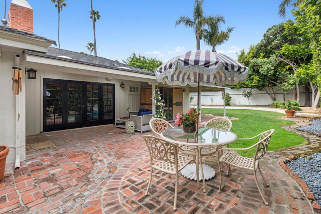 315 Mira Monte, La Jolla CA: https://media.crmls.org/mediaz/c578ac40-23d1-4afe-9065-dae5cf1a5445.jpg