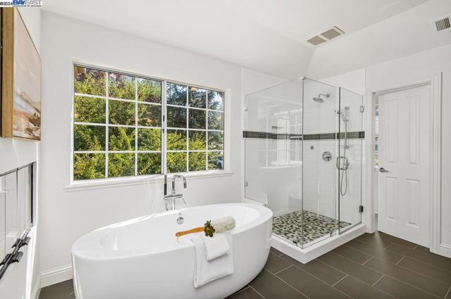 Image 34 of 48 For 952 Gray Fox Cir