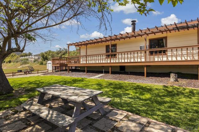 3232 N Twin Oaks Valley Rd, San Marcos CA: https://media.crmls.org/mediaz/c579370d-6bbf-4864-b4e4-5c30ca6e1335.jpg